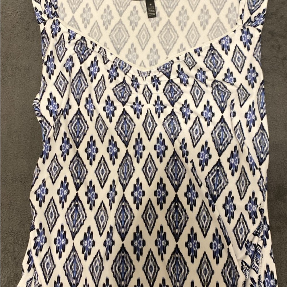 WhiteHouseBlackMarket top